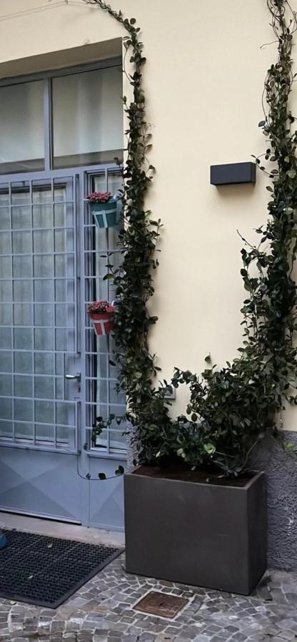 White Navigli Lägenhet Milano Exteriör bild